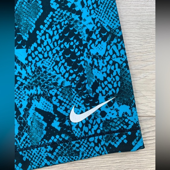 Nike Pro Cool Blue Snakeskin 11" Bike Shorts - Picture 4 of 13